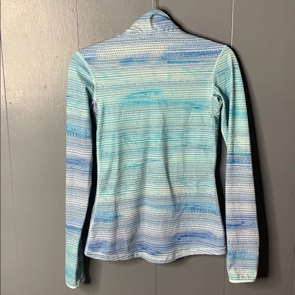 NIKE Dri-Fit women's fitted sport top S‎